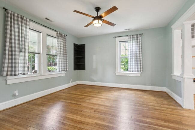 Building Photo - 1734 Hancock Ave