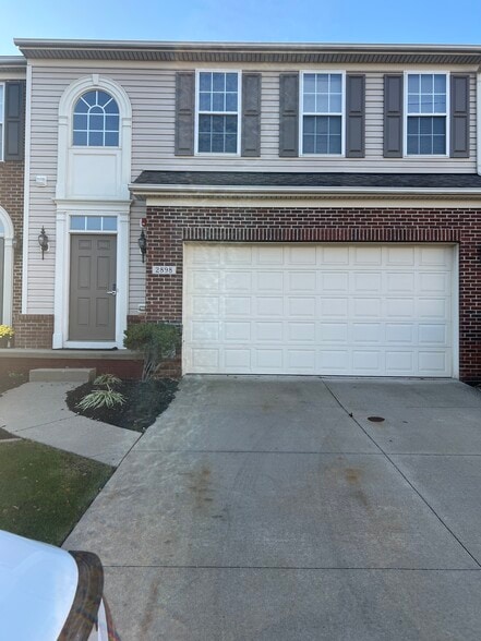 Building Photo - 2898 Andover Cir