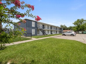 Building Photo - Bayberry