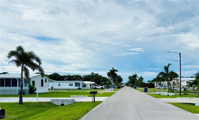 Building Photo - 16091 Siesta Dr