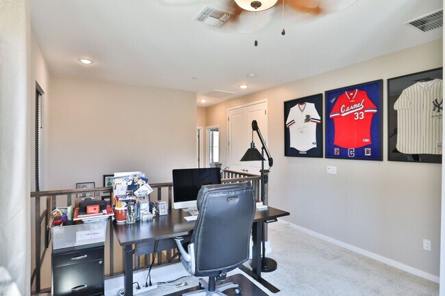 Building Photo - Gilbert Gated Community 3 bed/2.5 bath Con...