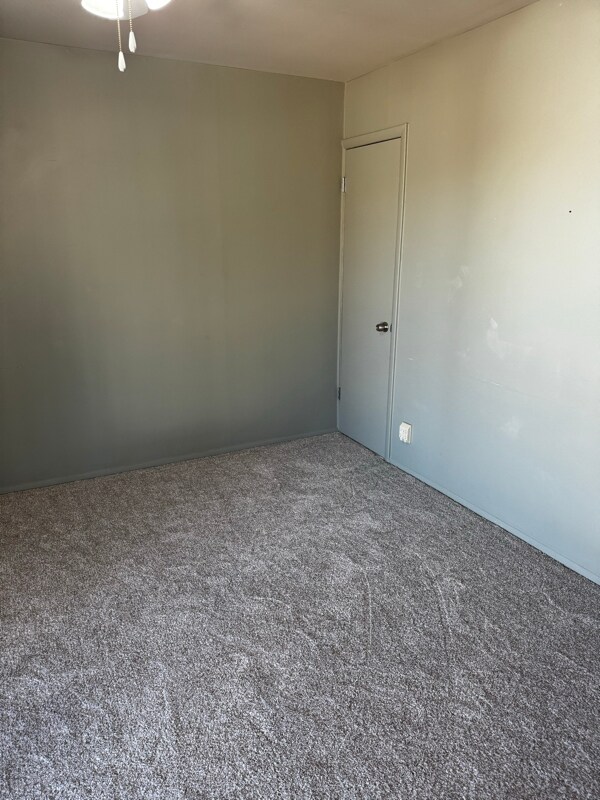 Building Photo - 821 S Troost Ave