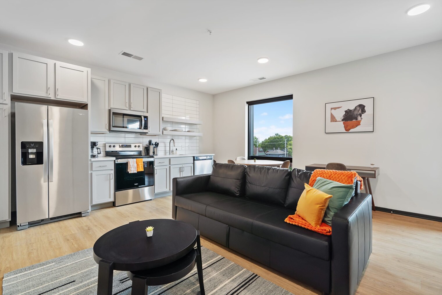 Building Photo - 423 E Michigan St