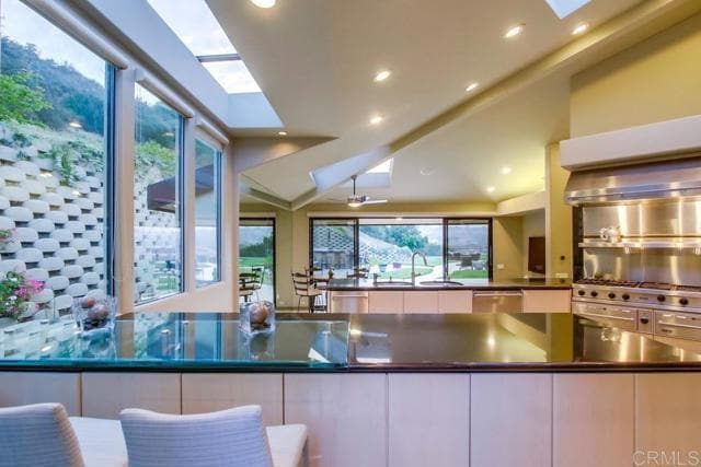 Building Photo - 1402 Rancho Serena