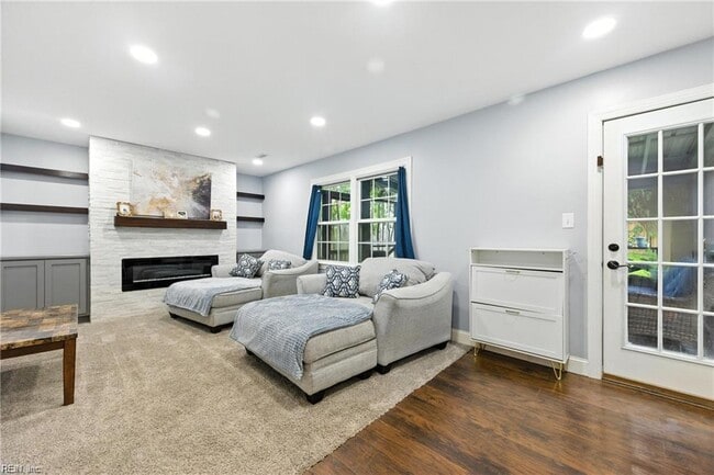 Building Photo - 707 Lipton Dr