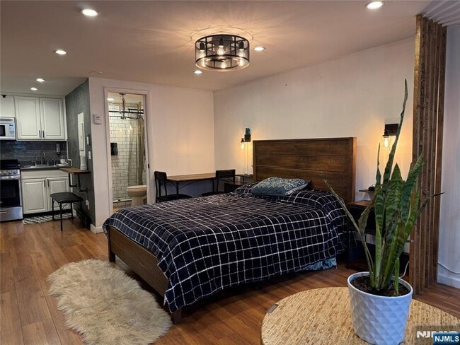 Building Photo - 42 Willow Wood Ct