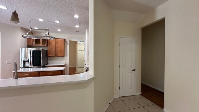 Building Photo - 1653 Cherry Ridge Dr