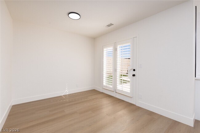Building Photo - 3020 Donnegal Bay Dr