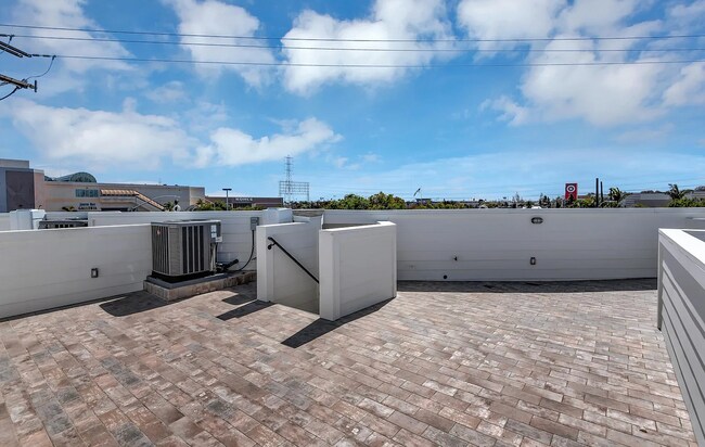 Building Photo - Grant Avenue A
