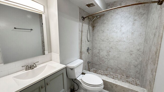 Building Photo - Across Schofield  Macomb  Gate - Woodwinds - 1bdrm/1bath/1 pkg