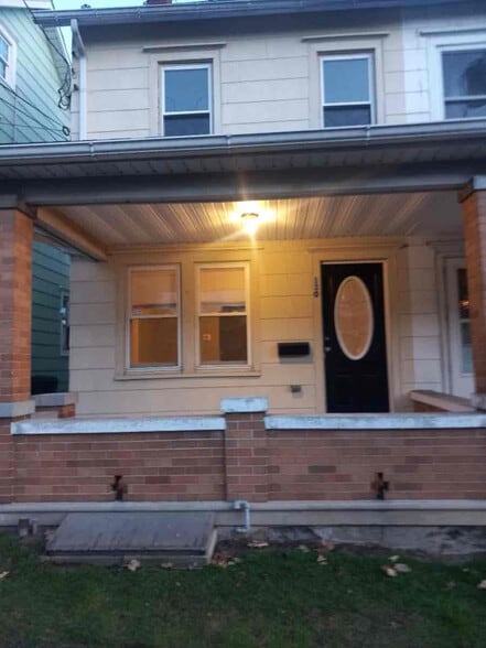 Primary Photo - 130 W 14th St