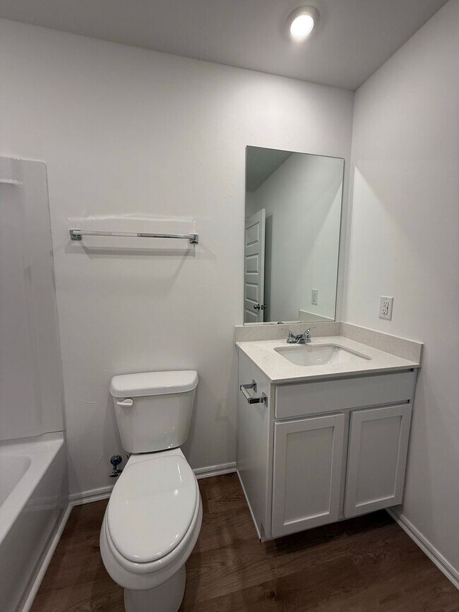 Building Photo - Brand New 4 Bedroom Home in Newcastle Schools