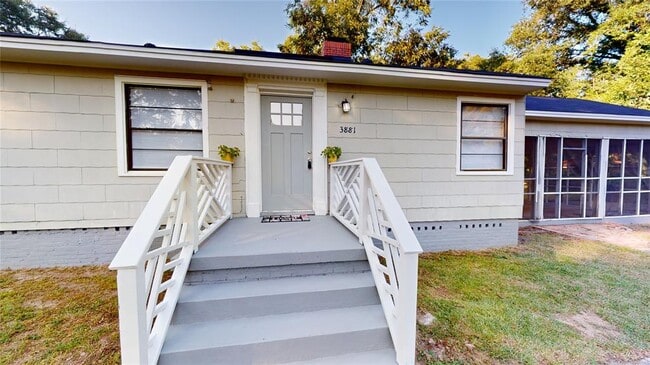 Primary Photo - 3881 Gober Rd