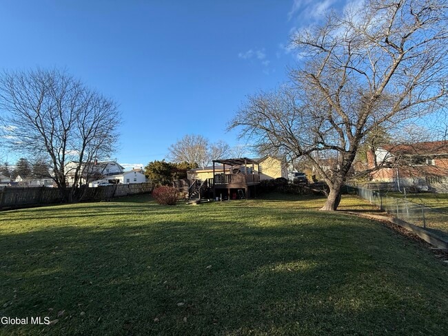 Building Photo - 152 E State St