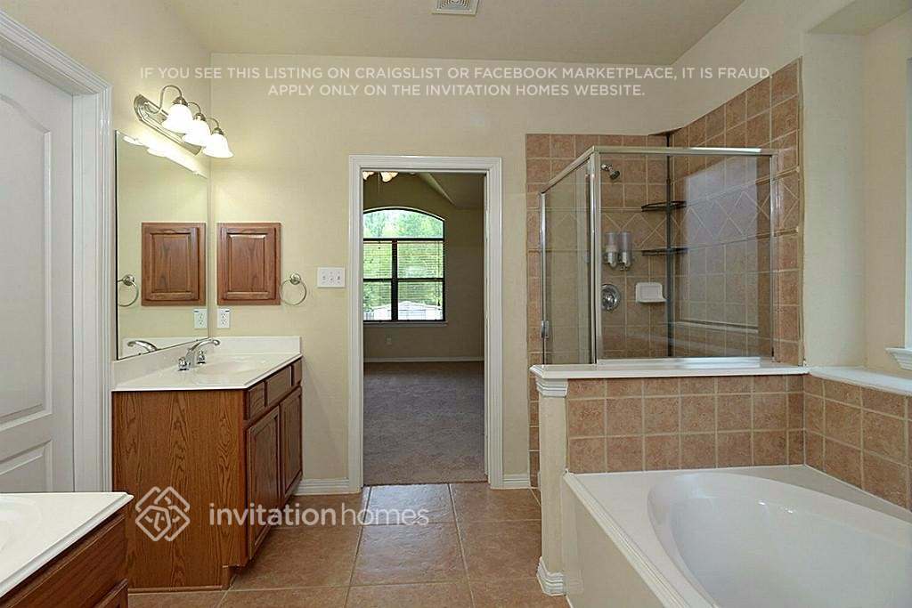 Building Photo - 2306 Siegen Dr