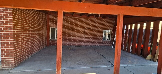 Building Photo - Beautiful Virginia Vale 4 Bedroom Split Level - New Paint, Carpet, Blinds - AVAILABLE NOW!