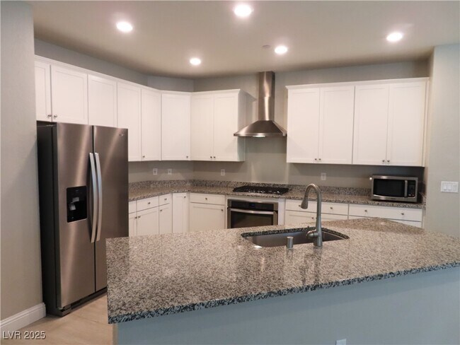 Building Photo - 2771 Alta Vista St