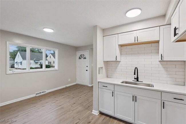 Building Photo - 14214 Reddington Ave