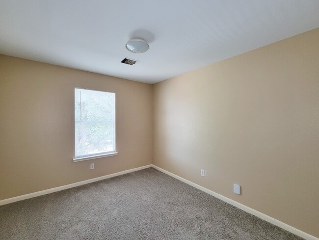 Building Photo - 8106 Arrington Forest Ln