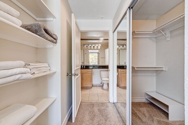 Building Photo - Luxurious Meridian Condo. Live 24/7 Guard ...