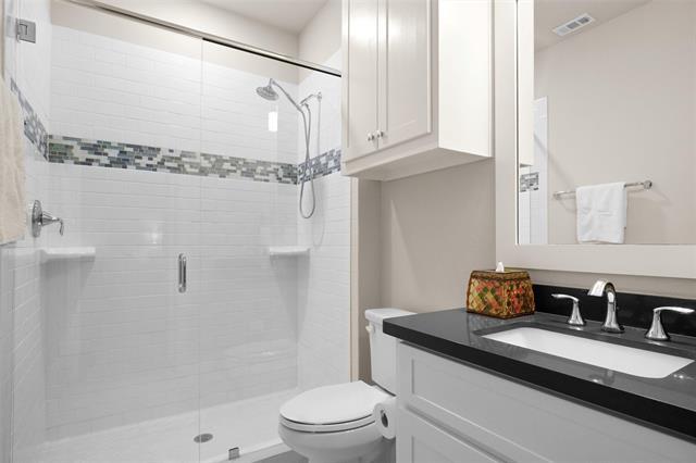Building Photo - 1132 Thornhill Way