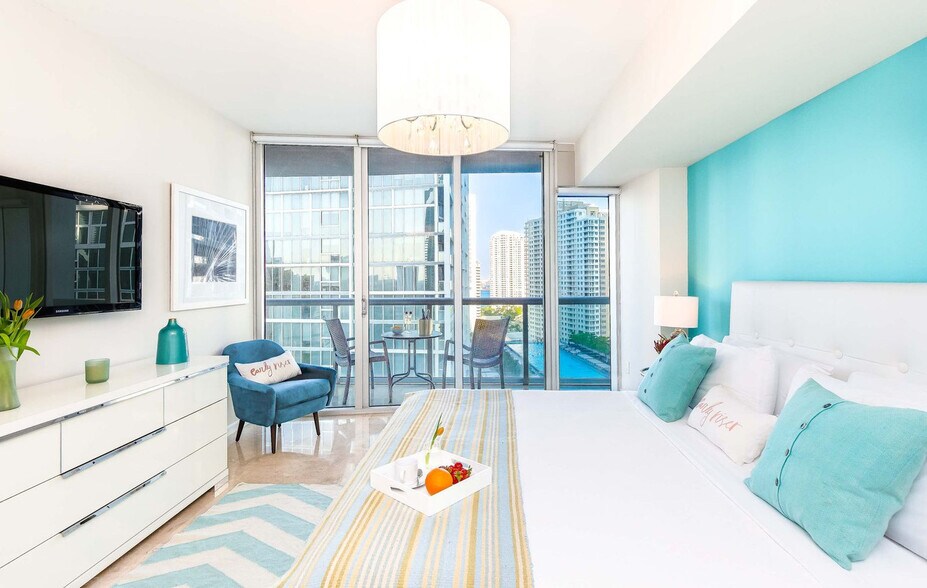 Building Photo - 485 Brickell Ave