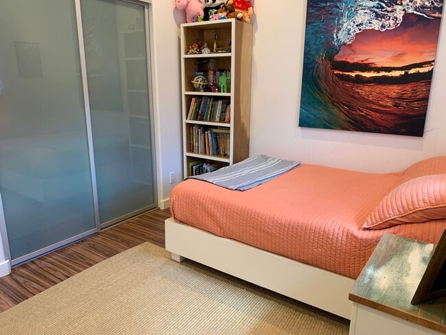 Building Photo - Renovated 3 bed, 2 bath Duplex Home in Waialua