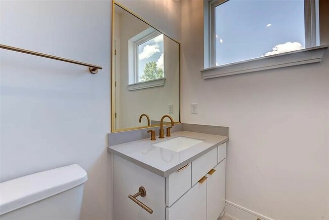 Building Photo - 7120 Gary St