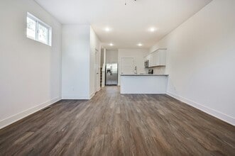 Building Photo - 2702 Winthrop Ave