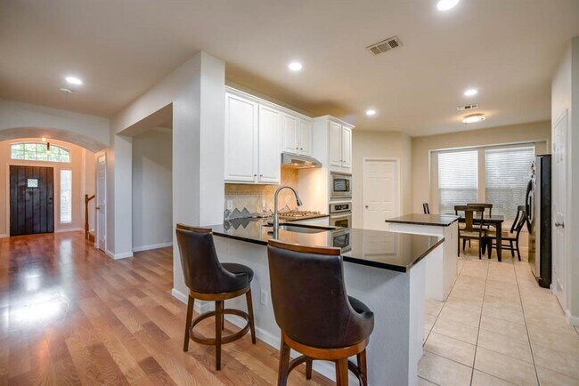 Building Photo - 2617 Black Canyon Dr