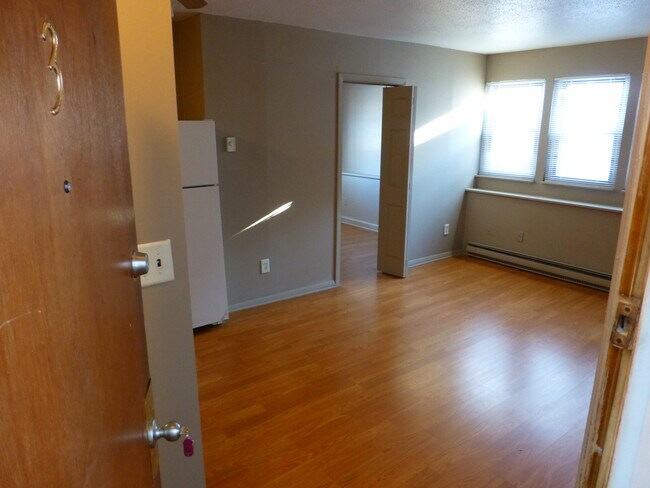 Building Photo - 22 Peat Meadow Rd