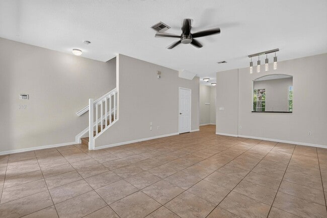 Building Photo - 158 W Thatch Palm Cir
