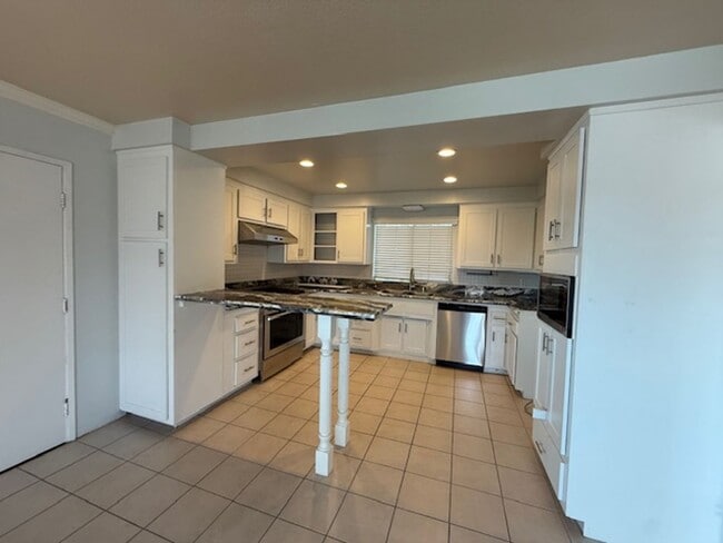 Building Photo - * 2 weeks free rent* Large Corner lot with Lots of Curb Appeal