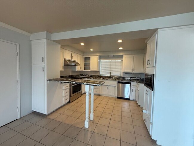 Building Photo - Large Corner lot with Lots of Curb Appeal