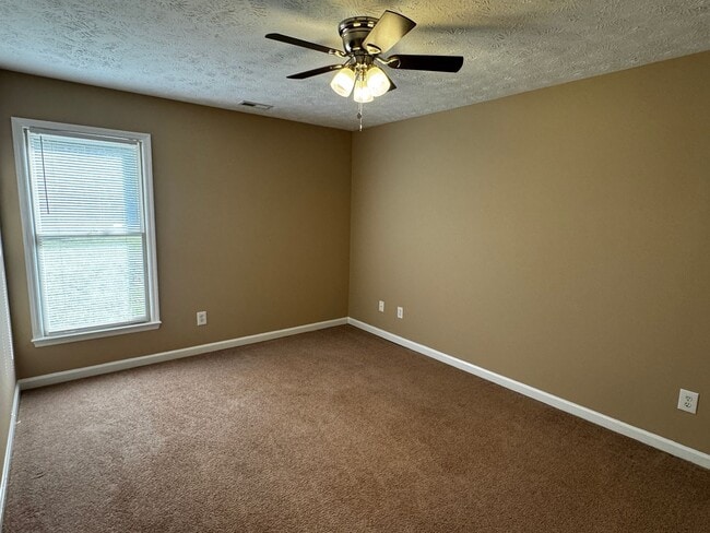 Building Photo - Cozy 3 Bedroom 2 Bath Home in Raeford.