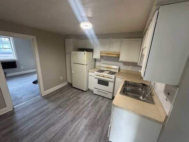 Building Photo - 260 Pronesti Ln