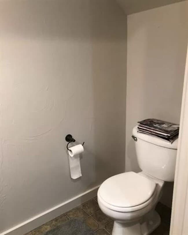 Building Photo - 3 bedroom 2 1/2 bath in Bozeman