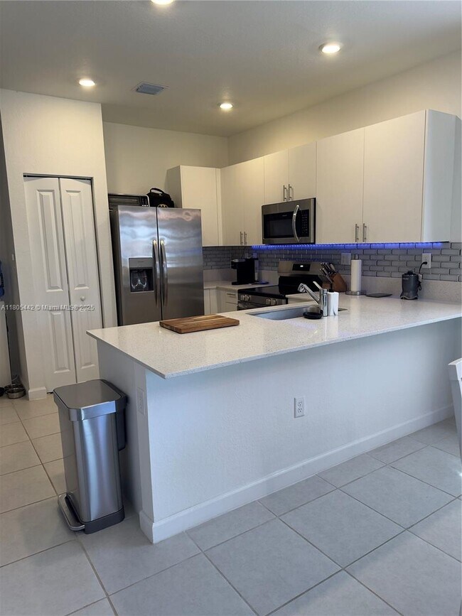 Building Photo - 16220 SW 288th Terrace