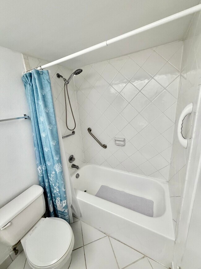 Building Photo - 1101 Bahama Bend