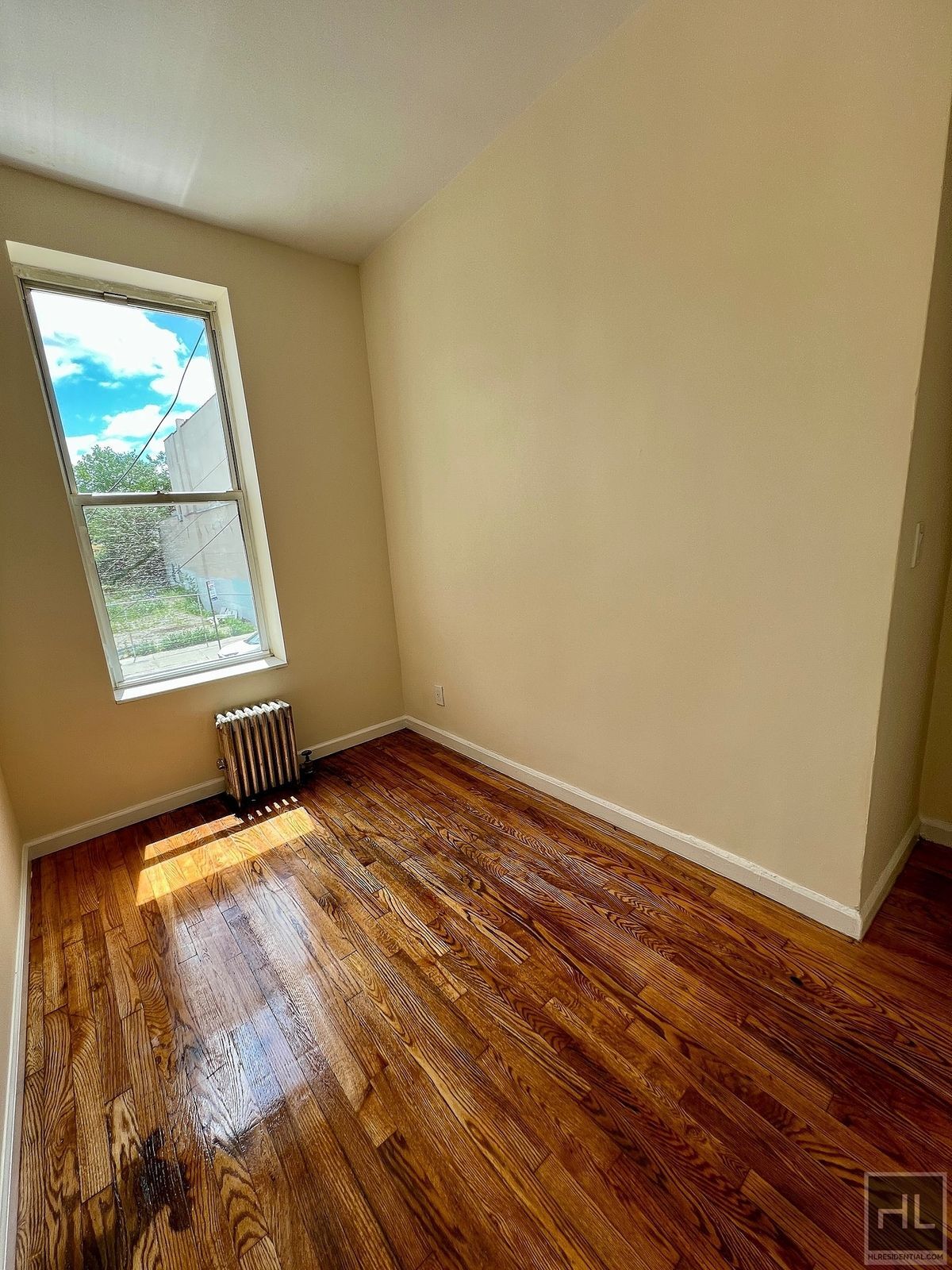 Building Photo - 2BR 1BA Original Layout Renovated 5th Ave Park Slope