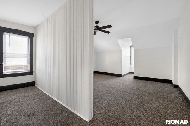 Building Photo - Charming 2BR Townhome in Saint Louis