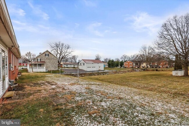 Building Photo - 1055 S Main St