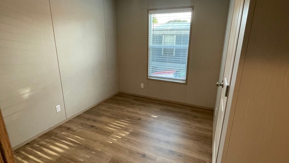 Bedroom - 1192 Village St