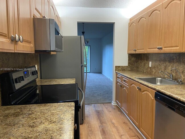 Building Photo - 13000 SW 15th Ct
