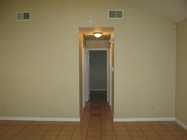 Building Photo - 7659 Alcomita Dr