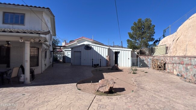 Building Photo - 4719 Frankfort Ave