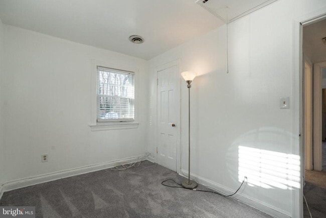 Building Photo - 7709 Ravine Dr