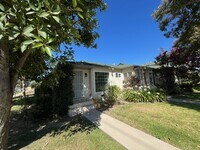 Building Photo - 441 S Parish Place