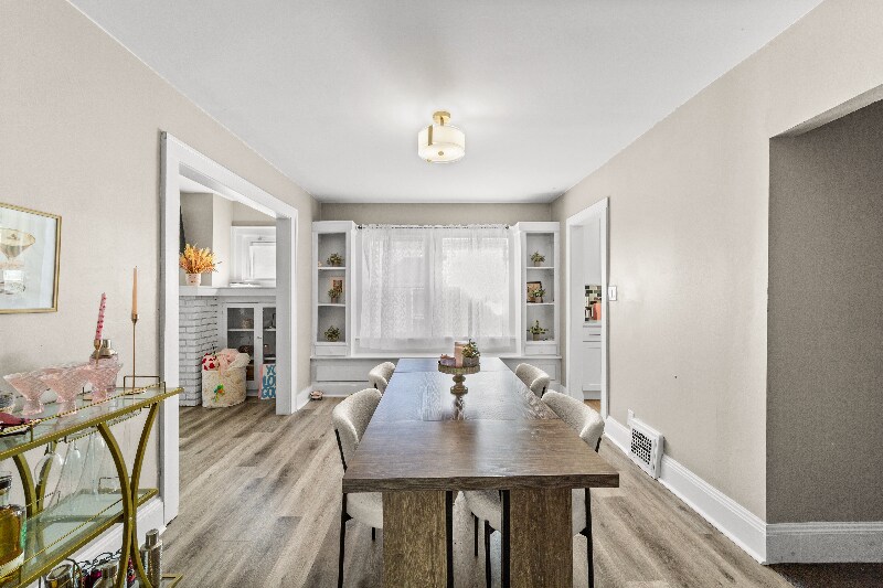 Building Photo - 1278 W 106th St