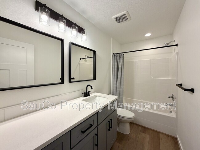 Building Photo - 254 N 1st St